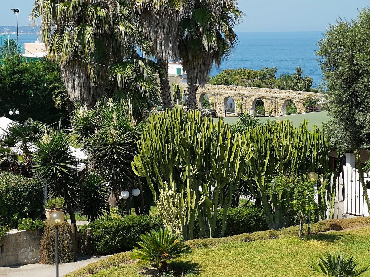 B&B Villa Rosalia Procida Bagian luar foto